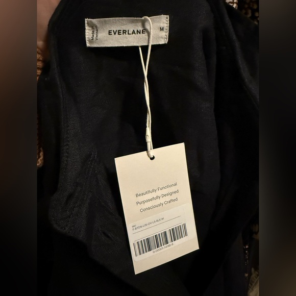 Everlane Mens Classic Shirt in Black Linen - Picture 6 of 6